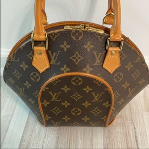 LOUIS VUITTON ELLIPSE
